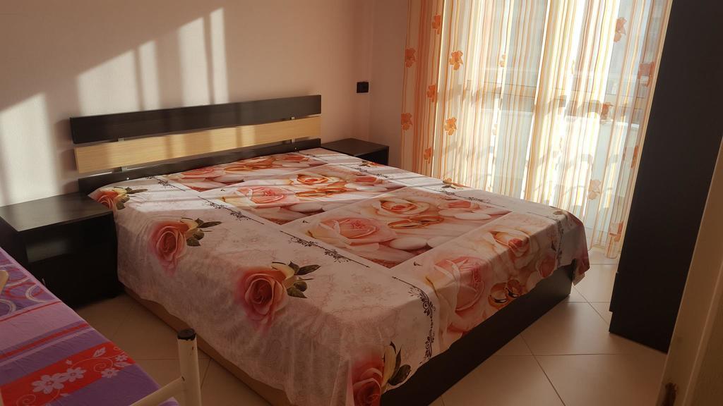 Faik Shehu Apartments Durrës Extérieur photo